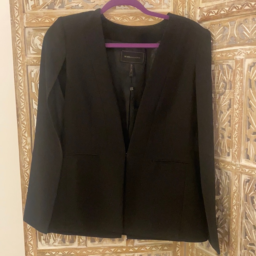 Black BCBG size Small blazer cape